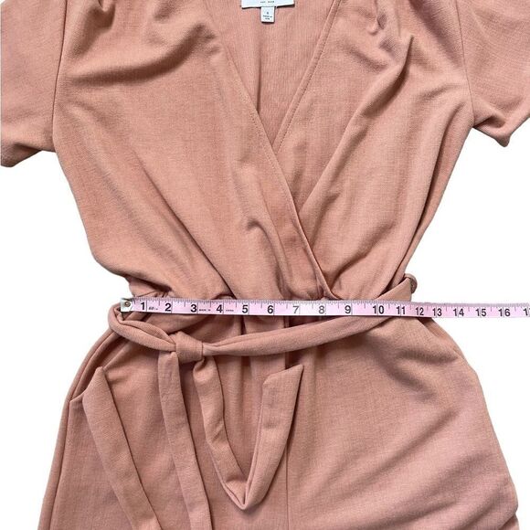 Gilli Surplice Faux Wrap Style Short Sleeve Romper in Salmon Size Small - Picture 11 of 15